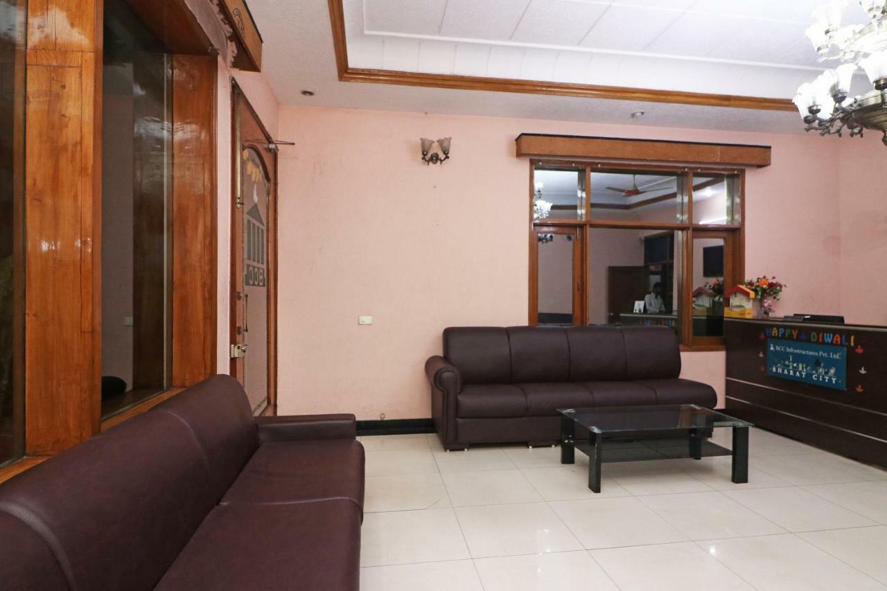 Oyo 24672 Bharat Guest House Delhi  Eksteriør billede