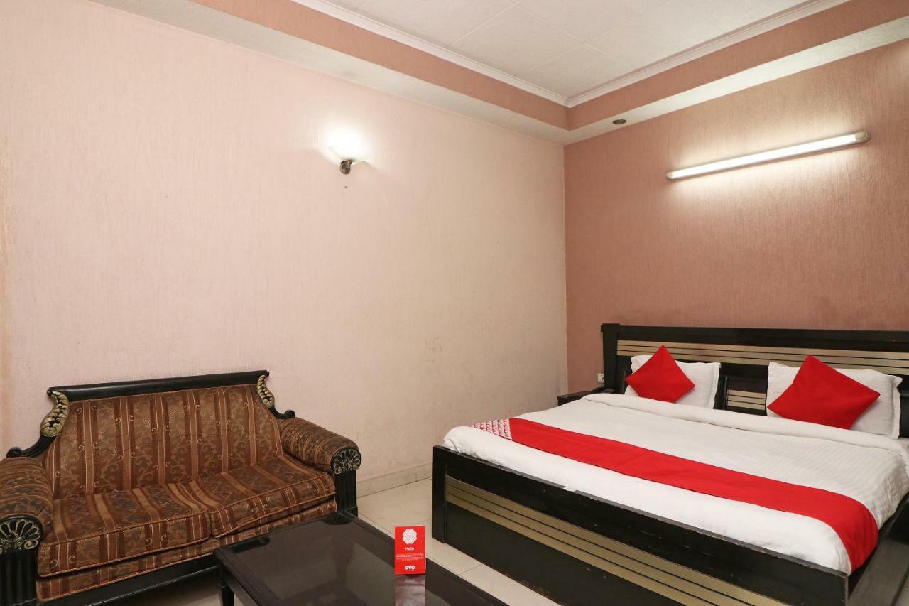 Oyo 24672 Bharat Guest House Delhi  Eksteriør billede