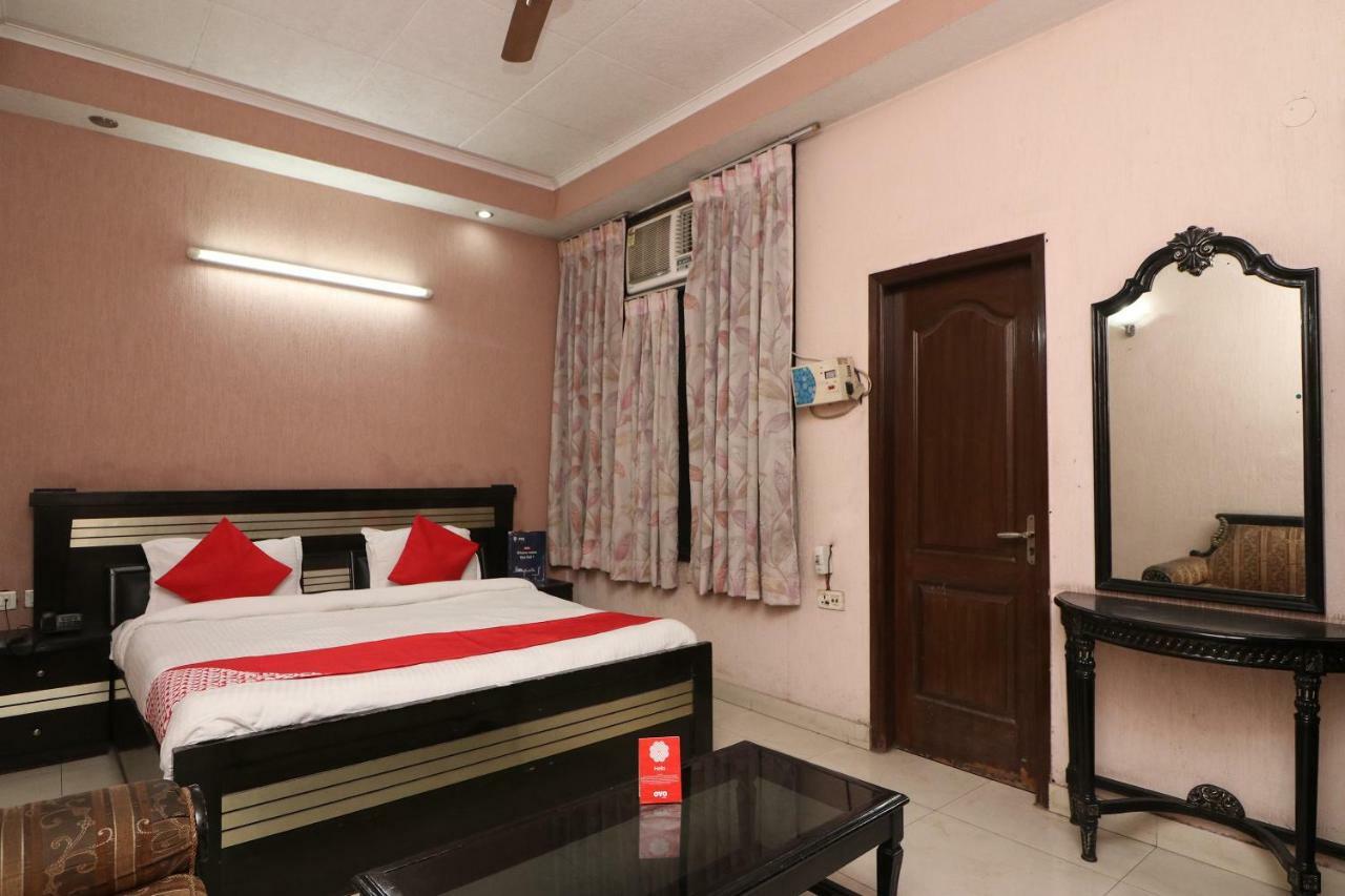 Oyo 24672 Bharat Guest House Delhi  Eksteriør billede