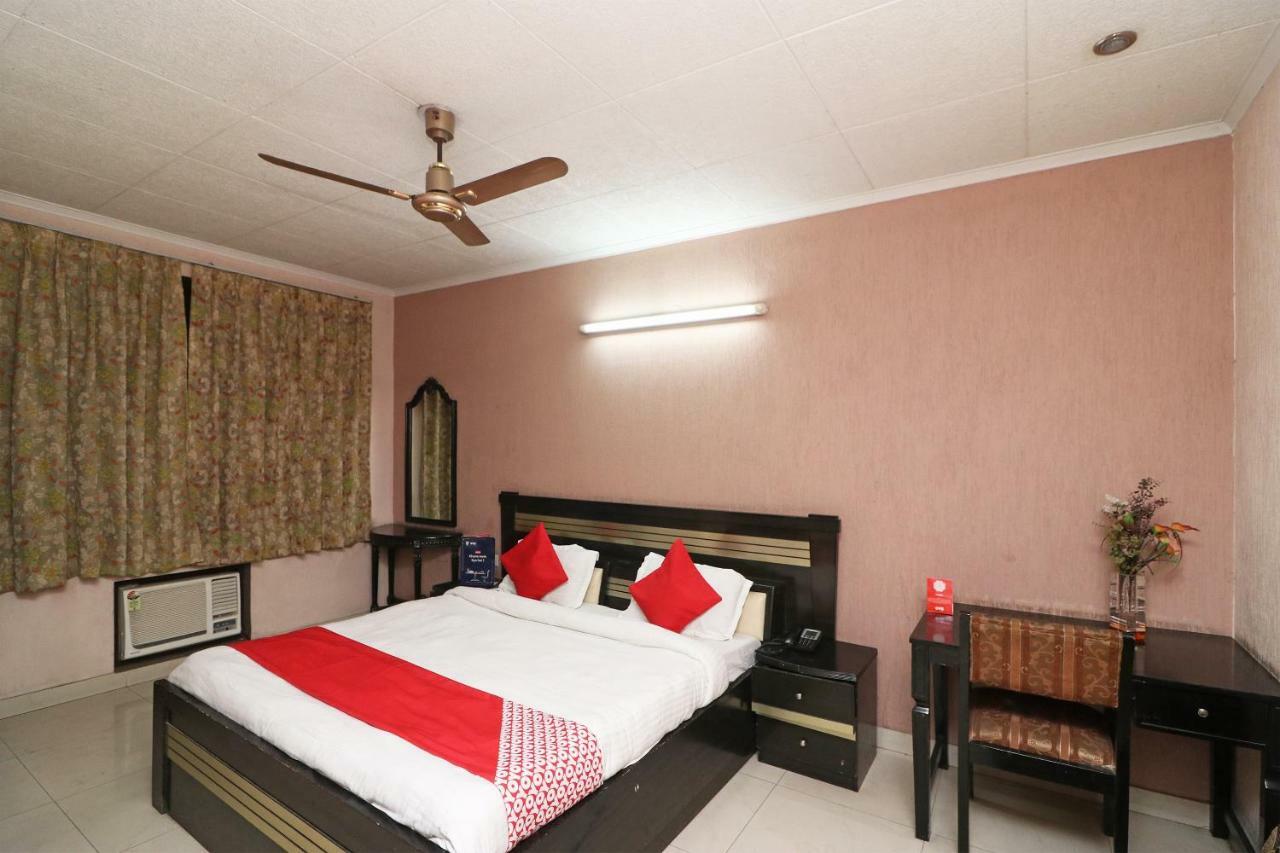 Oyo 24672 Bharat Guest House Delhi  Eksteriør billede